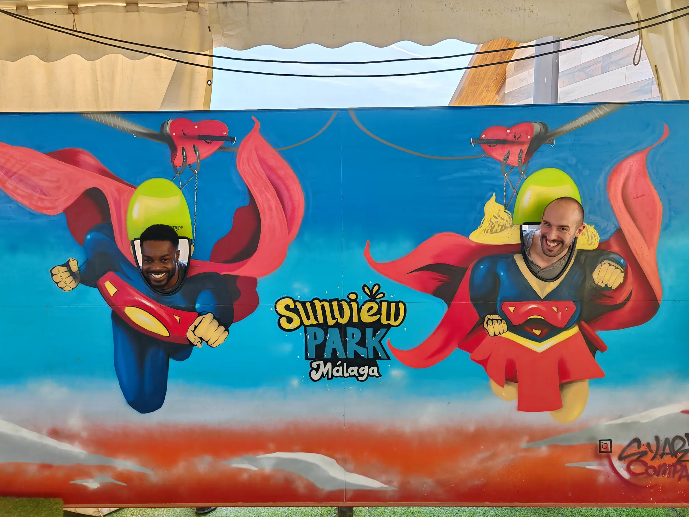 Travellers posing at an adventure park in Málaga